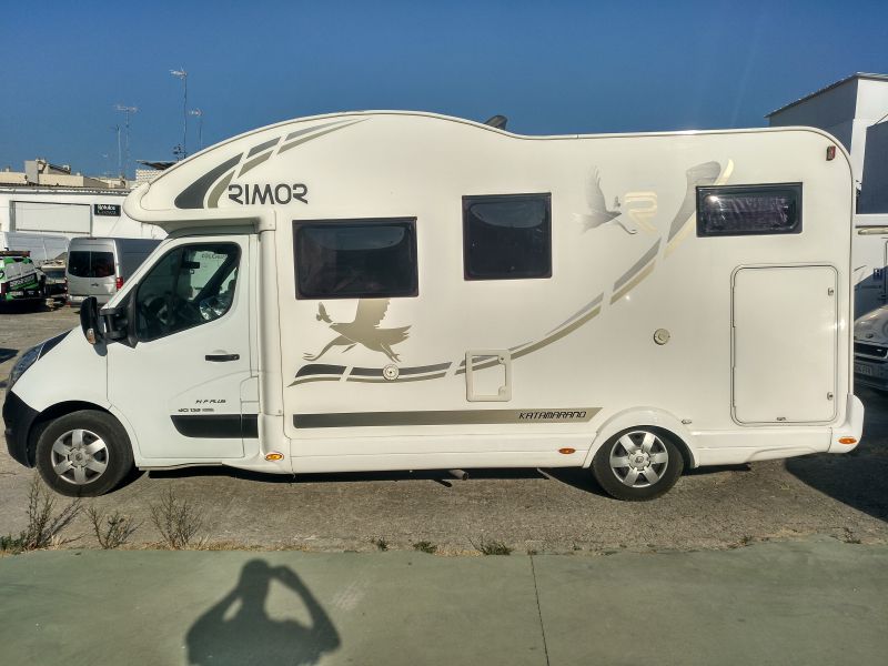 En venta Rimor Renault Rimor katamarano 109 plus Blanco 2016 Cádiz foto 2