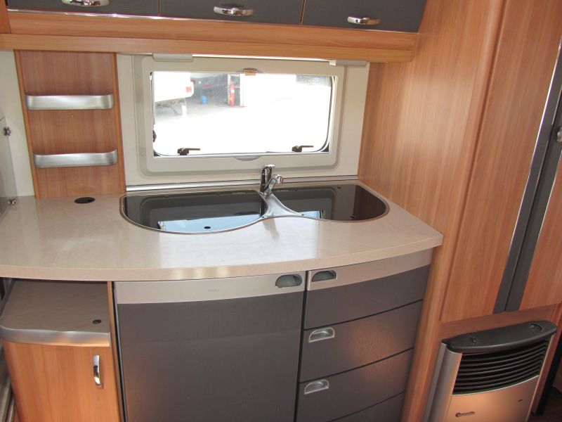 En venta Hobby LUXE 550 Blanco 2010 Sevilla foto 7