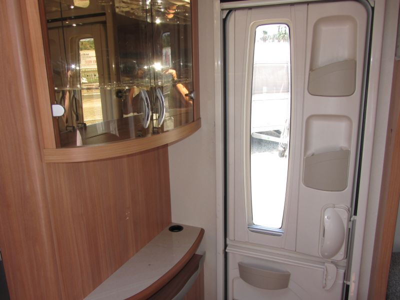 En venta Hobby LUXE 550 Blanco 2010 Sevilla foto 11