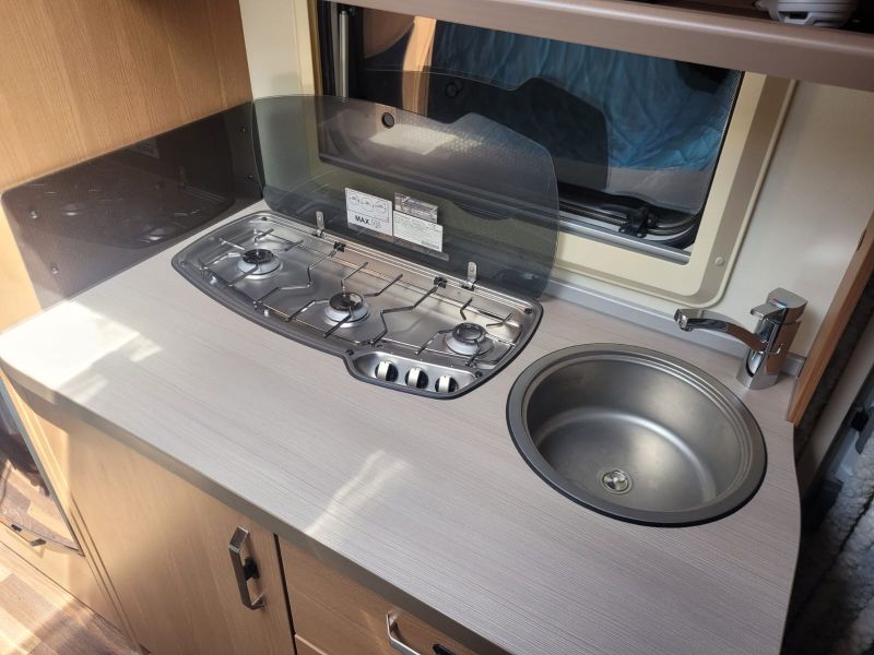 En venta Knaus Sport  Blanco 2018 Asturias foto 5