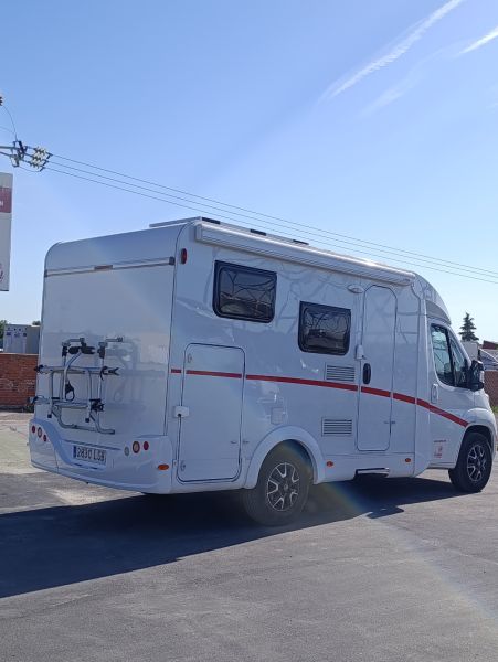 En venta Sunlight V60 Blanco 2021 Madrid foto 2