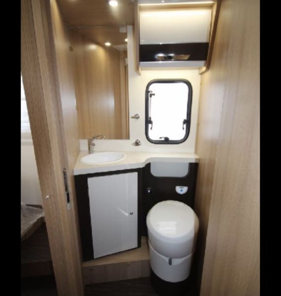 En venta McLouis Nevis 281   2.3CC 160CV Blanco 2022 Alicante foto 7