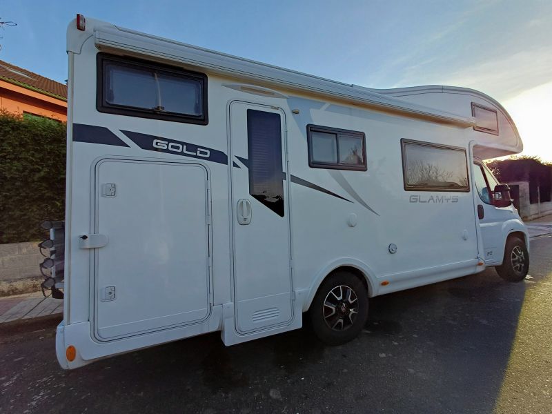 En venta McLouis Glamys 22 150 cv Blanco 2018 A Coruña foto 2