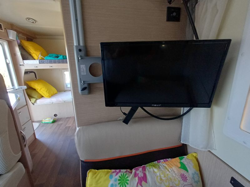 En venta McLouis Glamys 22 150 cv Blanco 2018 A Coruña foto 10