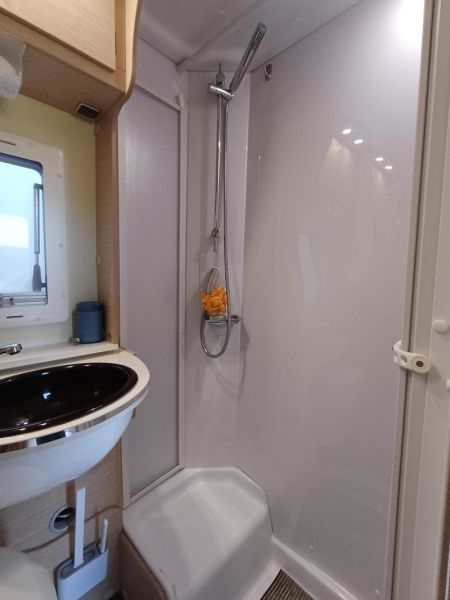 En venta McLouis Glamys 22 150 cv Blanco 2018 A Coruña foto 18
