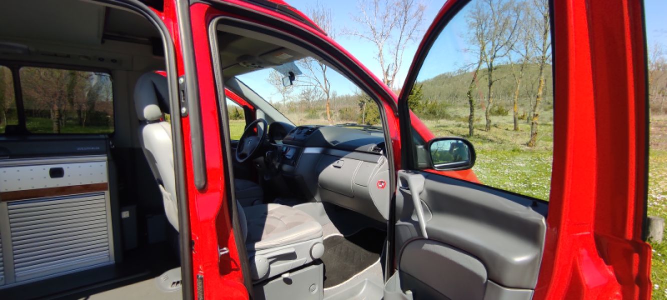 En venta Mercedes-Benz Viano Marco Polo 2.2 CDI 150 CV W639 Rojo 2007 Álava foto 2