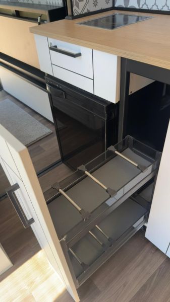 En venta Mercedes-Benz Sprinter 314 L2H2 Blanco 2018 Madrid foto 14