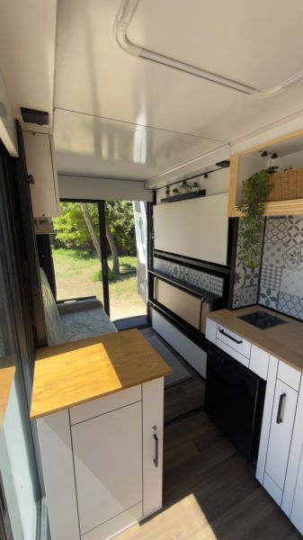 En venta Mercedes-Benz Sprinter 314 L2H2 Blanco 2018 Madrid foto 9