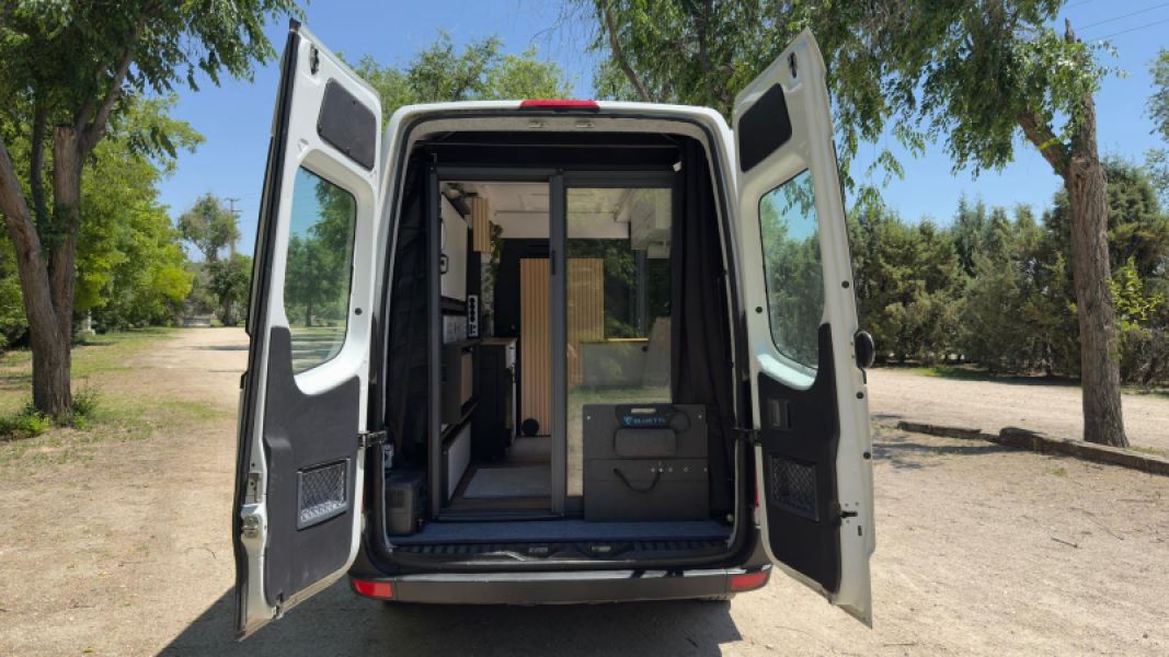 En venta Mercedes-Benz Sprinter 314 L2H2 Blanco 2018 Madrid foto 4