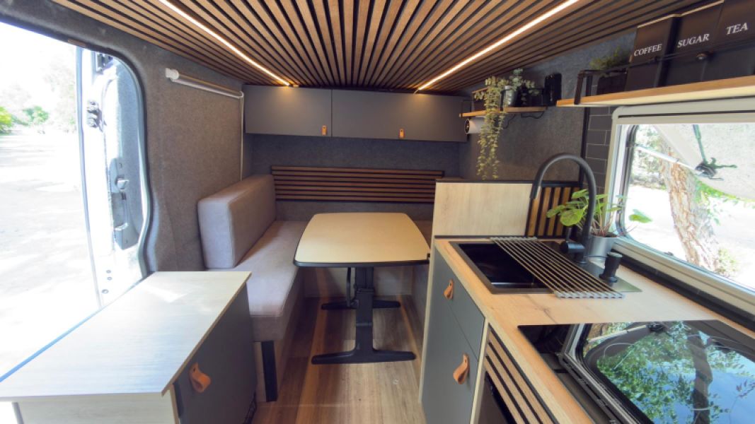 En venta Mercedes-Benz Sprinter 210 L2H1 Metálico 2016 Madrid foto 6