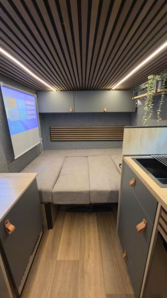 En venta Mercedes-Benz Sprinter 210 L2H1 Metálico 2016 Madrid foto 9