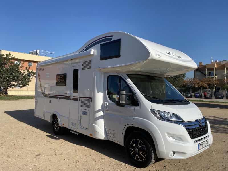 En venta Giotti LineGlobecar Siena 440 Blanco 2020 Tarragona foto 1