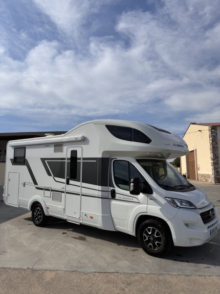 En venta Adria Coral XL Plus 160CV Blanco 2021 Zamora foto 1