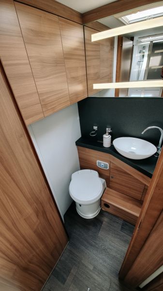 En venta Adria Coral XL Plus 160CV Blanco 2021 Zamora foto 13