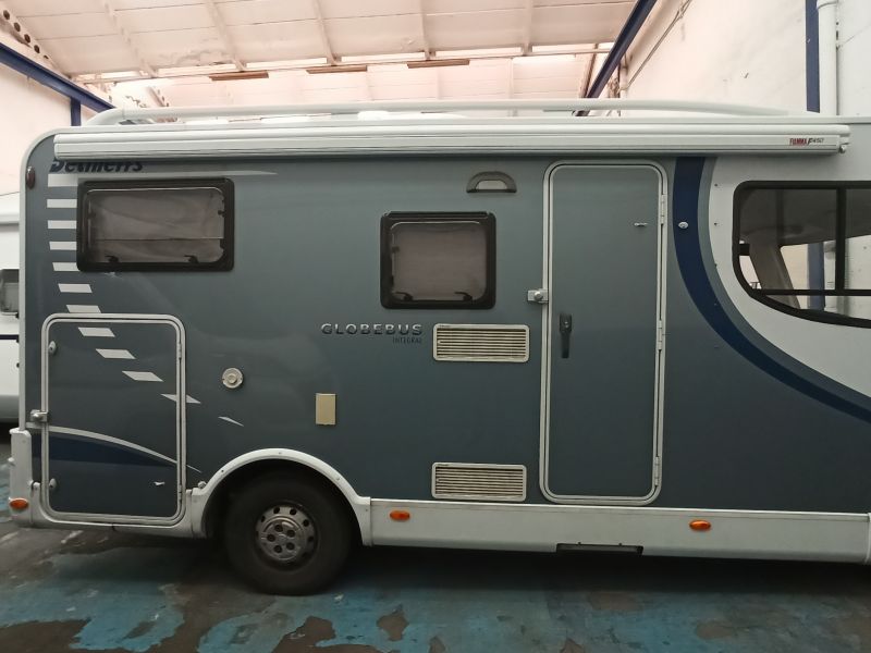 En venta Dethleffs Globebus i1 integral Blanco 2007 Álava foto 17