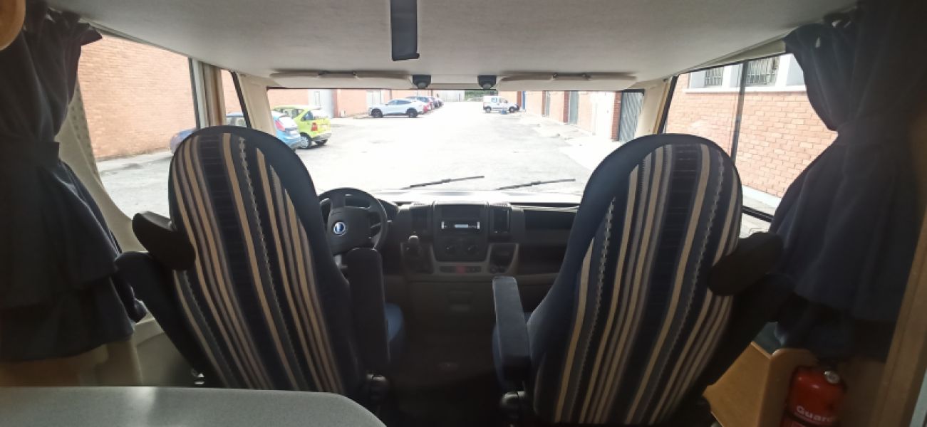 En venta Dethleffs Globebus i1 integral Blanco 2007 Álava foto 21