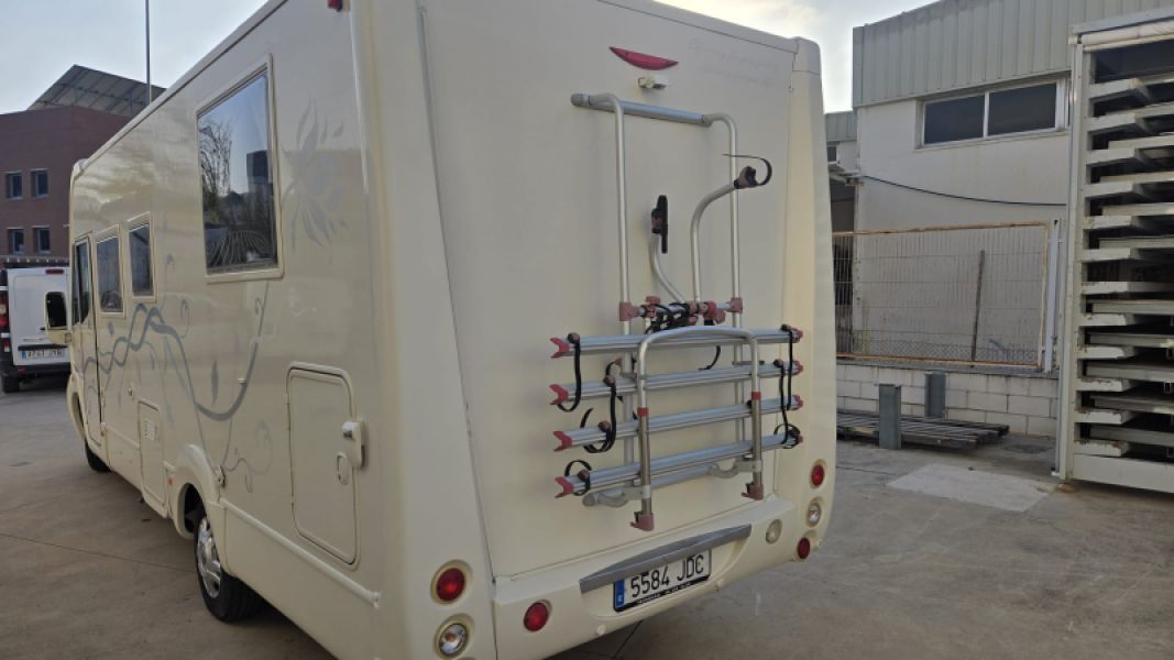 En venta Chausson WELCOME I 778 Blanco 2012 Valencia foto 3