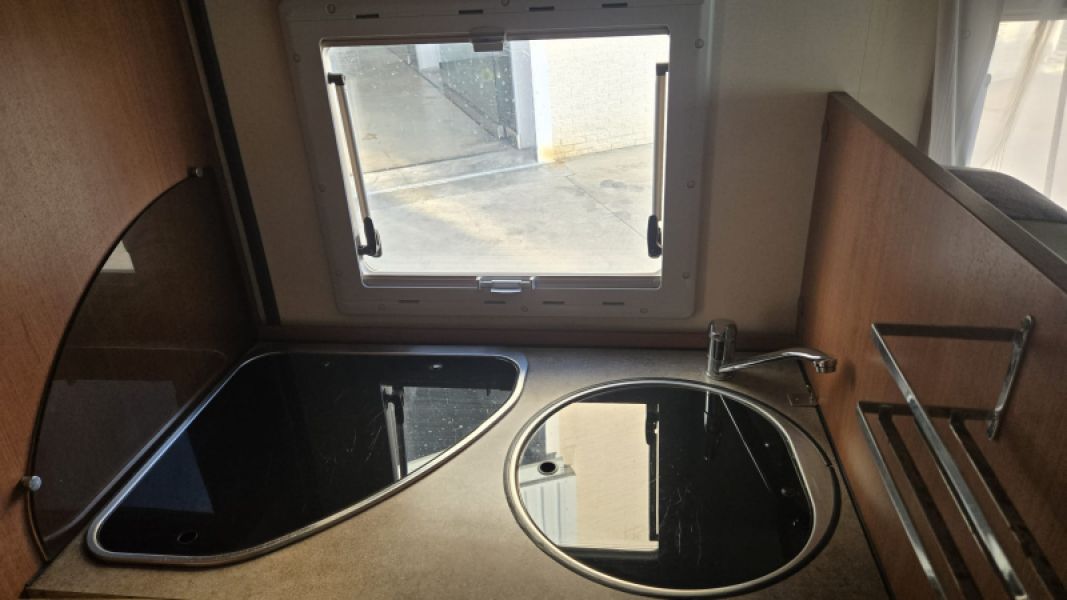 En venta Chausson WELCOME I 778 Blanco 2012 Valencia foto 8