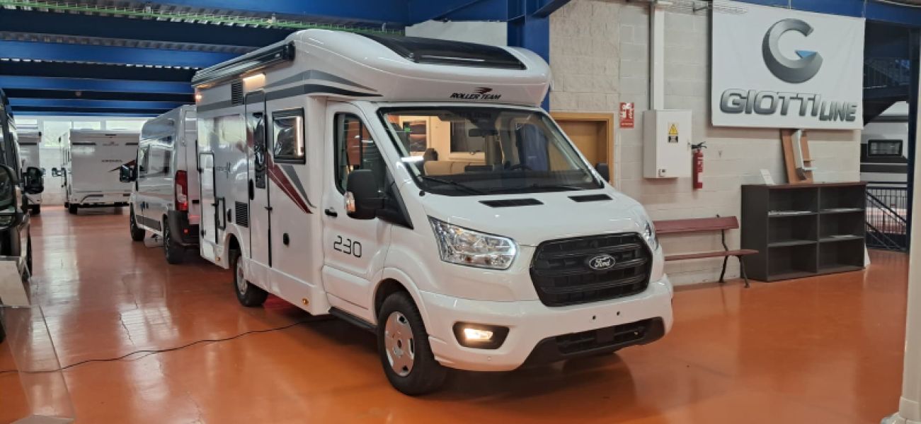 En venta Roller Team Roller Team Ford Kronos Fit 230TL 165 CV Open Air Blanco 2026 Barcelona foto 2