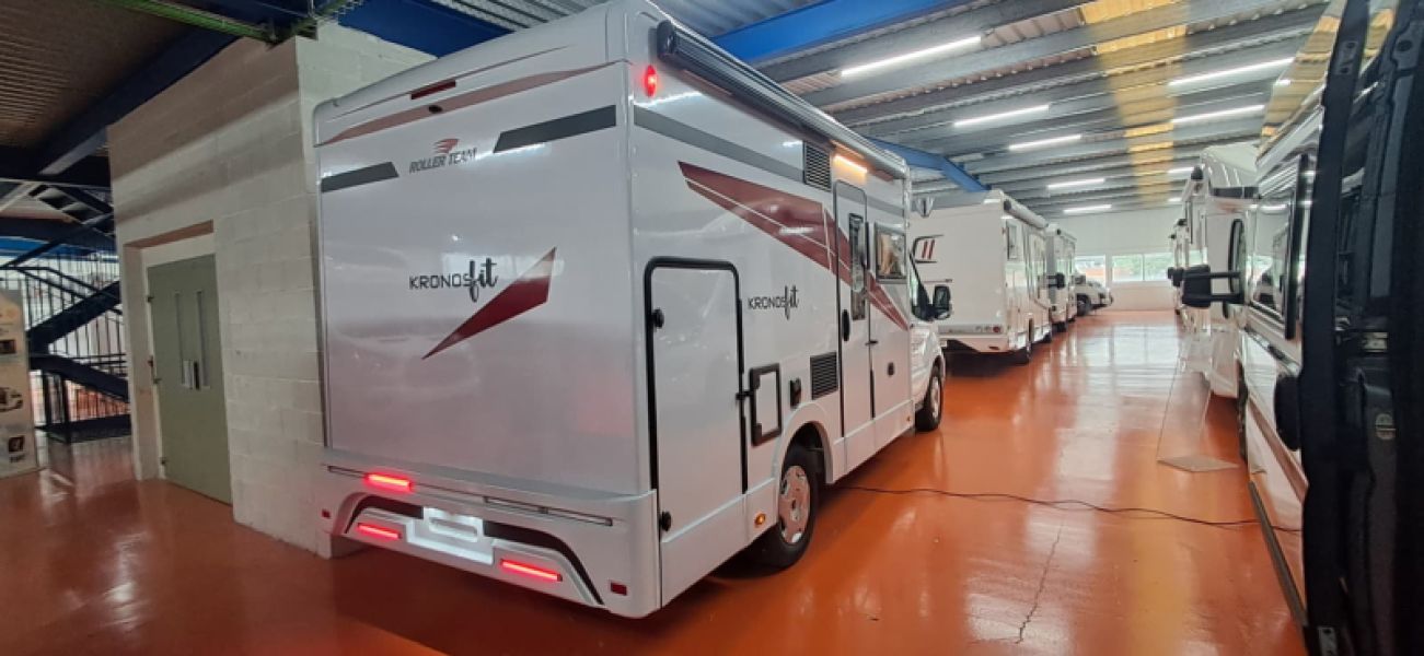En venta Roller Team Roller Team Ford Kronos Fit 230TL 165 CV Open Air Blanco 2026 Barcelona foto 3