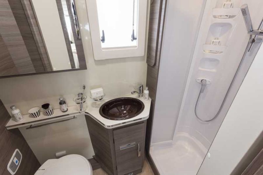 En venta McLouis Nevis 75 Karat Blanco 2017 Barcelona foto 9