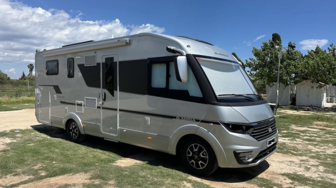 En venta Adria SONIC SUPREME 710 SL Gris 2019 Lleida foto 2