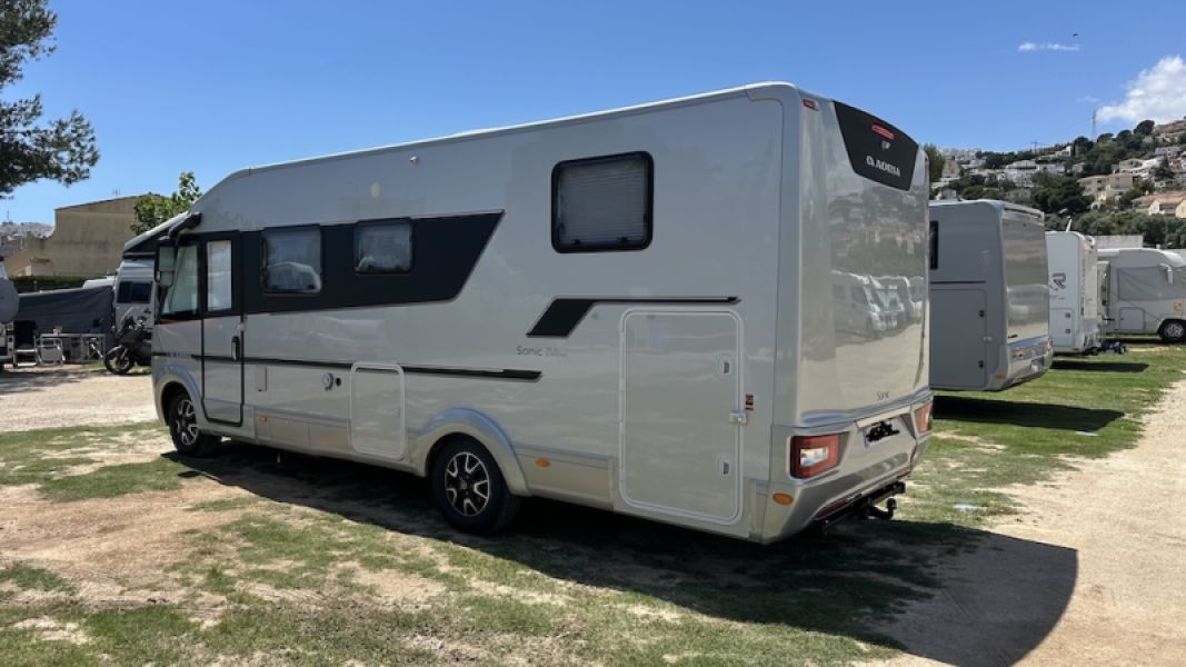 En venta Adria SONIC SUPREME 710 SL Gris 2019 Lleida foto 4