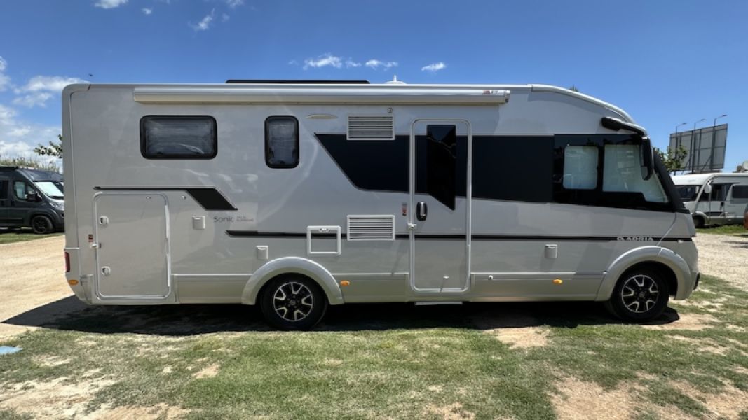 En venta Adria SONIC SUPREME 710 SL Gris 2019 Lleida foto 6