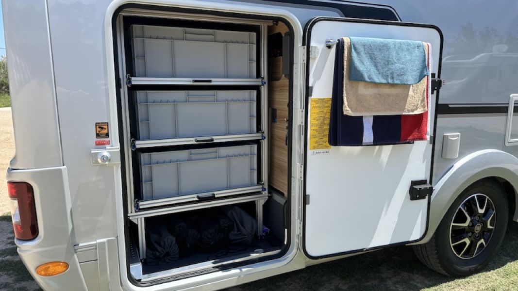 En venta Adria SONIC SUPREME 710 SL Gris 2019 Lleida foto 8