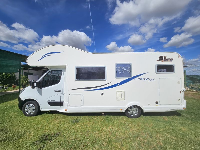 En venta Blucamp Sky 50G  Blanco 2016 Sevilla foto 3