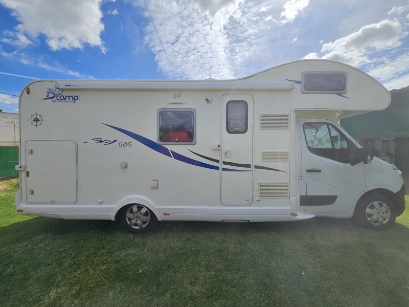 En venta Blucamp Sky 50G  Blanco 2016 Sevilla foto 5