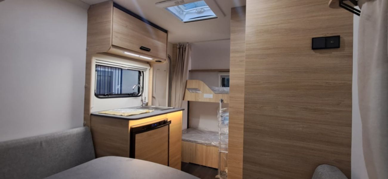 En venta Caravelair Caravelair Alba 366 Novedad Verano 750KG Blanco 2026 Barcelona foto 14