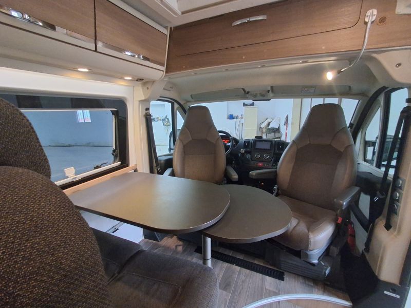 En venta Adria Twin SPT Family 600 Blanco 2019 Alicante foto 8