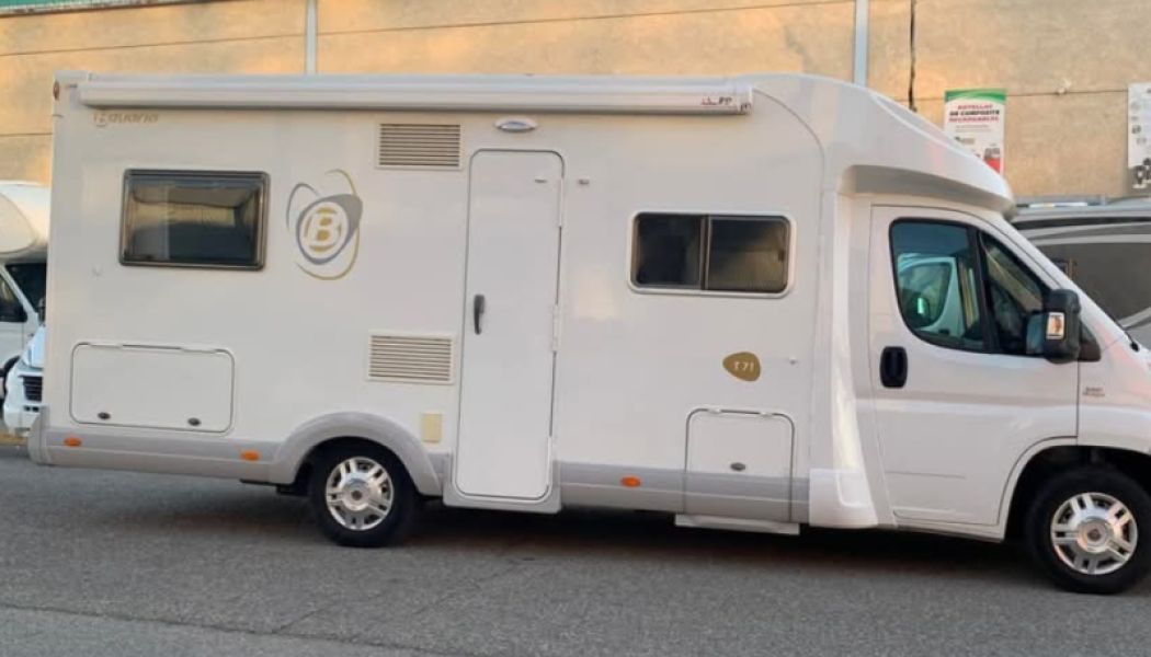 En venta Bavaria-Camp T71 Blanco 2011 Tarragona foto 1