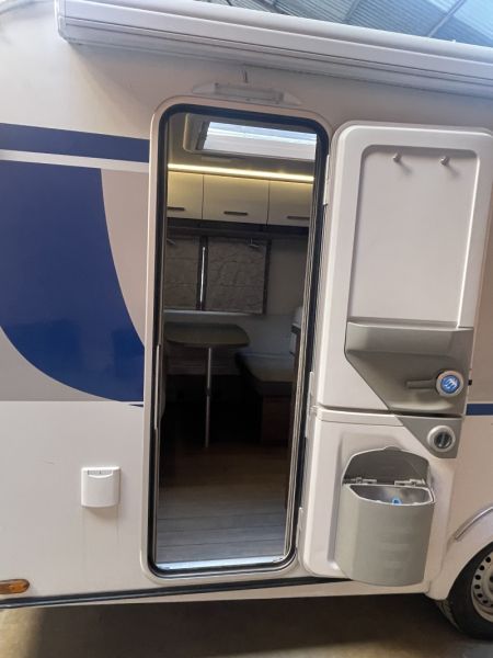 En venta Knaus 420 qd silver selection  Blanco 2020 León foto 9