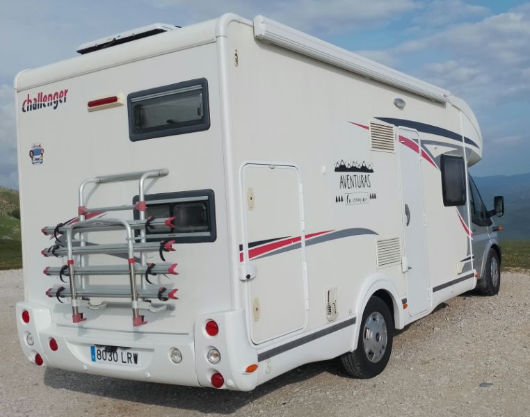 En venta Challenger Génesis 52  Blanco 2013 Burgos foto 4