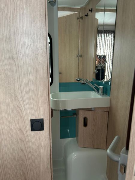 En venta Adria Aviva 360DK  Blanco 2022 Madrid foto 5