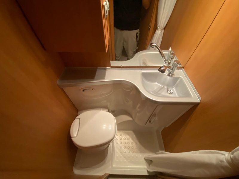 En venta Knaus Sport 500 QDK Blanco 2010 Barcelona foto 17