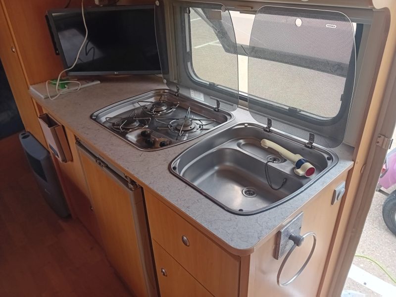 En venta Knaus Sport 500 QDK  Blanco 2006 Murcia foto 8