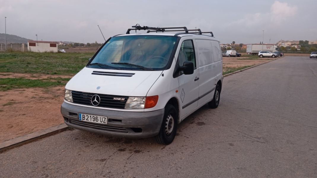 En venta Mercedes-Benz Vito Blanco 1999 Barcelona foto 9