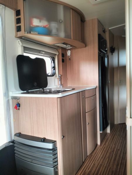 En venta Adria Aviva 495LM Beige 2016 Madrid foto 3