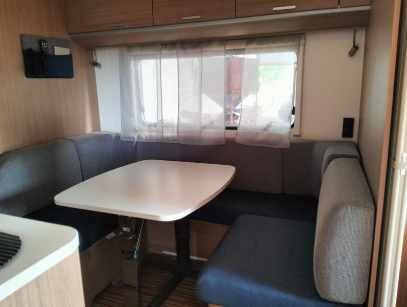 En venta Adria Aviva 495LM Beige 2016 Madrid foto 4