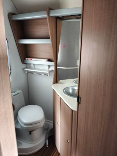 En venta Adria Aviva 495LM Beige 2016 Madrid foto 8