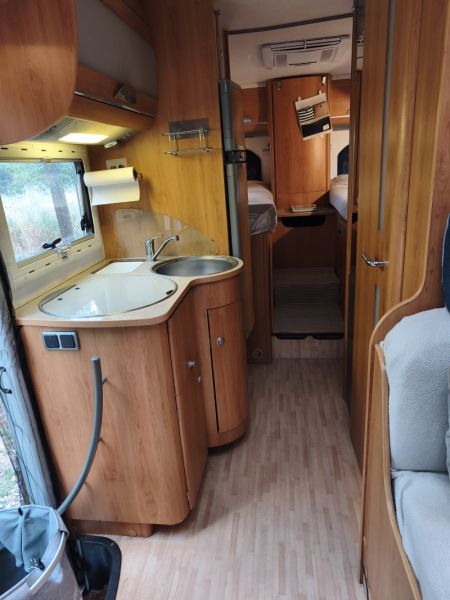 En venta Hymer / Eriba / Hymercar 686R Blanco 2010 Tarragona foto 8