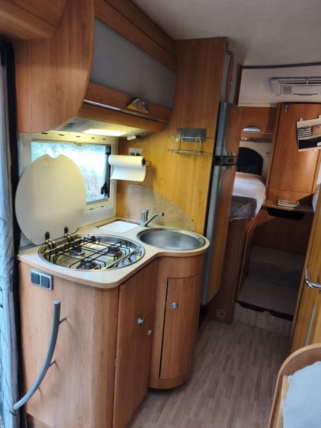 En venta Hymer / Eriba / Hymercar 686R Blanco 2010 Tarragona foto 11