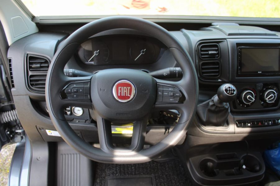 En venta Fiat CAMPER  FIAT / CI KYROS 5 ENTRY 140CV – 2022  Gris 2002 Asturias foto 8