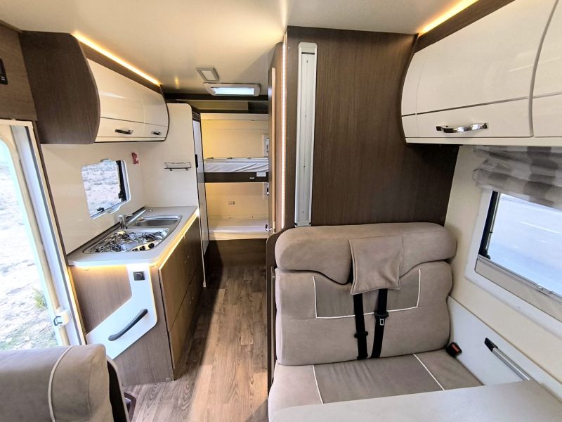 En venta CI International 700M Blanco 2021 Murcia foto 6