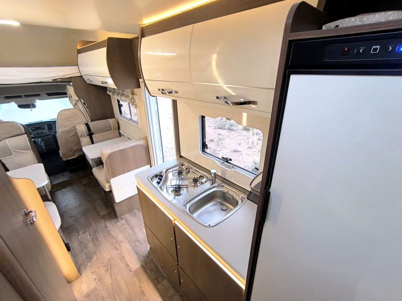 En venta CI International 700M Blanco 2021 Murcia foto 10