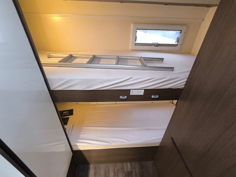 En venta CI International 700M Blanco 2021 Murcia foto 12