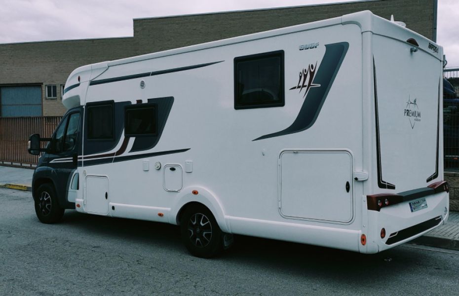 En venta Rapido 696F Blanco 2020 Barcelona foto 4